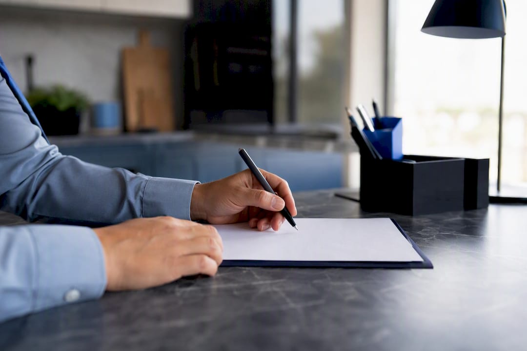 Preguntas abiertas vs cerradas: guía para diseñar encuestas mejores
